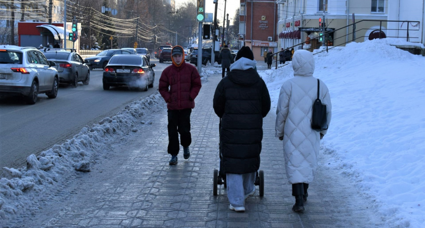 В 2026 году в Кировской области мамы первенцев продолжат получать "зарплату"