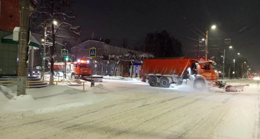 Дорожные службы Кирова переведены на усиленный режим из-за метели