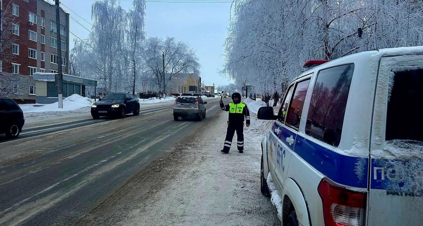 Что делать водителю, если инспектор ГИБДД составил протокол за пересечение невидимой под снегом сплошной линии разметки
