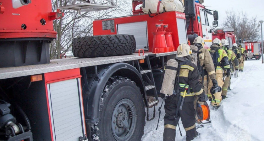В Орлове загорелось складское помещение