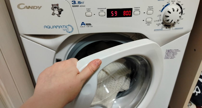 Достаю пуховик из стиральной машины как новый - опытные хозяйки стирают зимние куртки дома только так