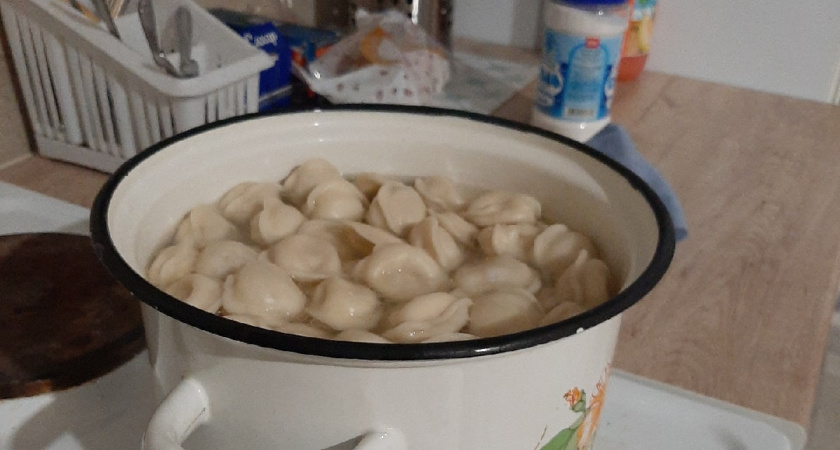 Пельмени получатся вкуснее всех блюд на свете: вот что добавить в кастрюлю - не лук и не перец