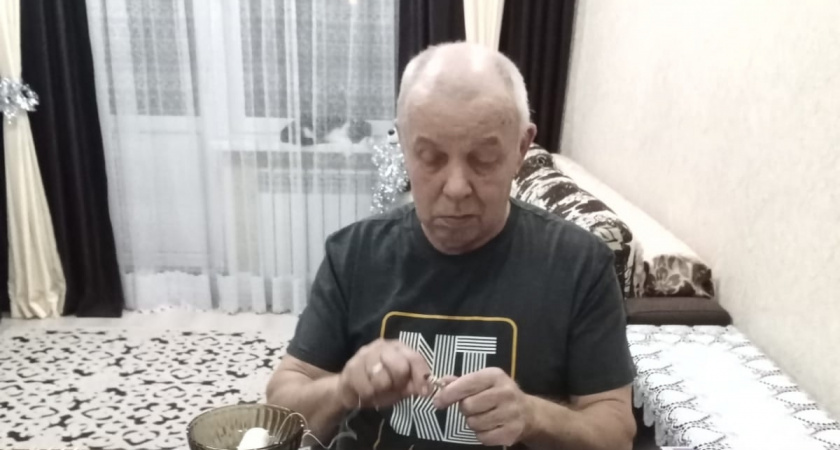 "Вовлечена вся семья": как кировский пенсионер, его жена, дочь и внучка помогают военным на СВО