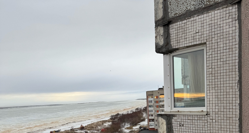 Беру спичку - и из окон не дует даже при сильном ветре: герметичность за 2 минуты - подоконник наконец теплый