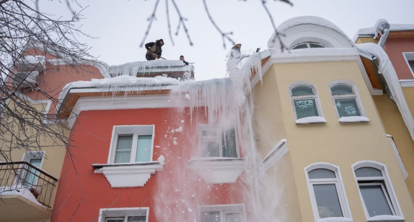В Кирове за несколько дней осмотрели крыши более 2 тысяч многоквартирных домов