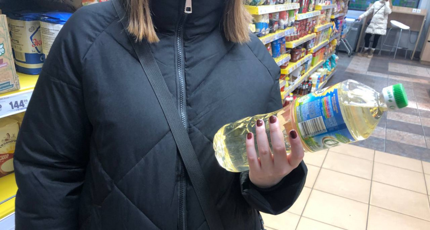 Это масло берите по 3 бутылки: в Роскачестве назвали лучшие бренды подсолнечного масла - идеально для блинов на Масленицу