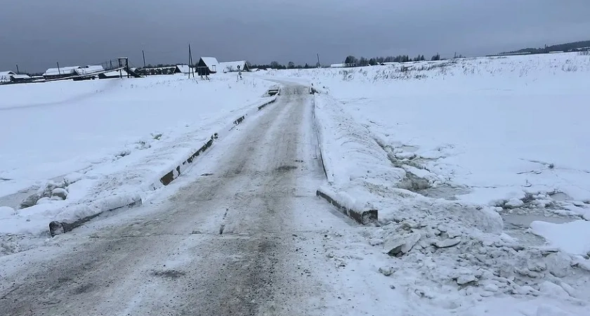 В Кировской области восстановили движение по понтонному мосту через Каму