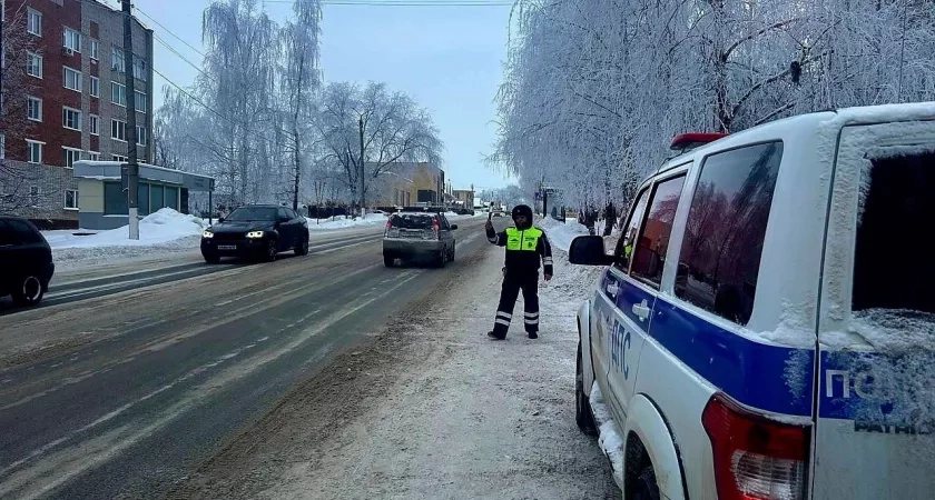 Что делать водителю, если инспектор ГИБДД составил протокол за пересечение невидимой под снегом сплошной линии разметки