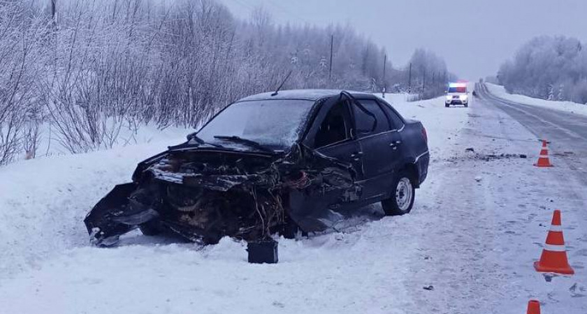 Три отечественных авто искорежили друг друга на трассе "Вятка" под Арбажем