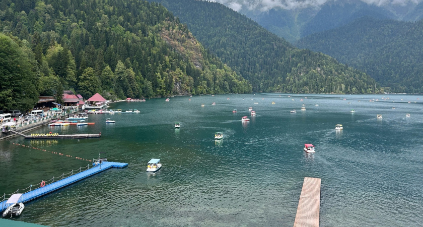 "Попрошайки и разгромленные дома": россиянин поделился честным отзывом о популярном курорте