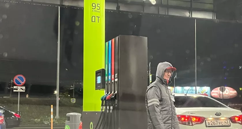 Бензин в России с 1 по 12 января подорожал на 1,2 процента