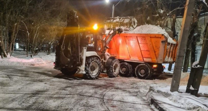 В Кирове вечером и в ночь на 16 января спецтехника будет работать на 44 участках