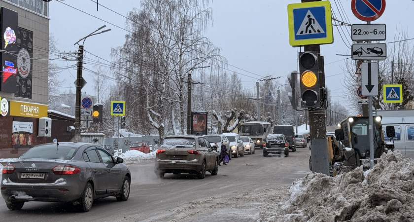 Кировским водителям напомнили о важных изменениях в районе Центрального рынка