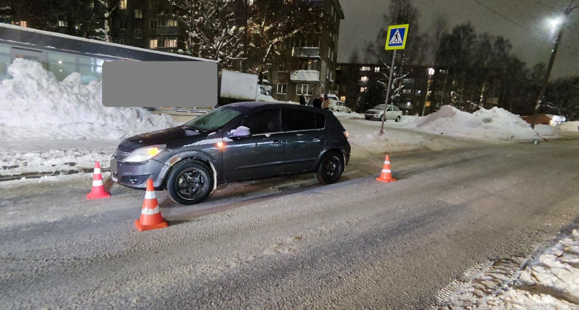 В Кирове школьница попала под иномарку на пешеходном переходе на улице Чапаева