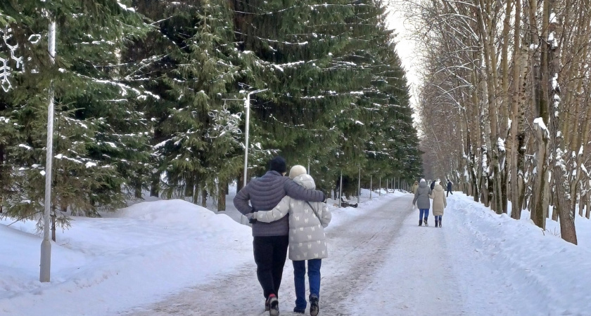 Люди танцуют от счастья: после весенних праздников россиянам сделают еще 1 дополнительный выходной