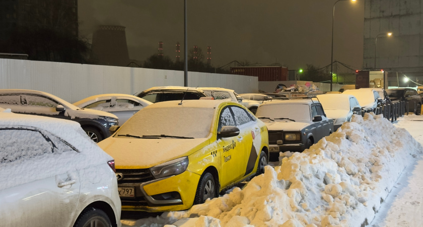 Средняя цена на такси в России впервые превысила 50 рублей за километр