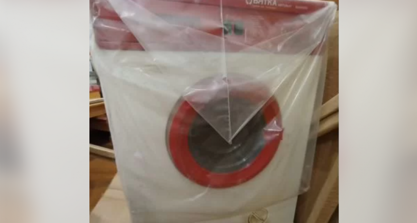 "За полвека ни разу не требовал ремонта": в Кировской области продают уникальный ретрохолодильник и новую "Вятка Автомат" 1991 года выпуска