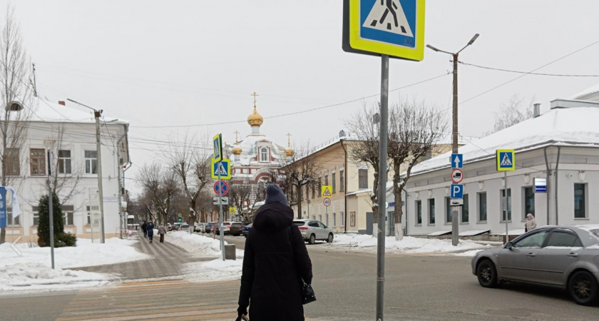 Шаг на «зебру» теперь не работает: вот когда водитель обязан уступить пешеходу и что ответить инспектору ГИБДД 