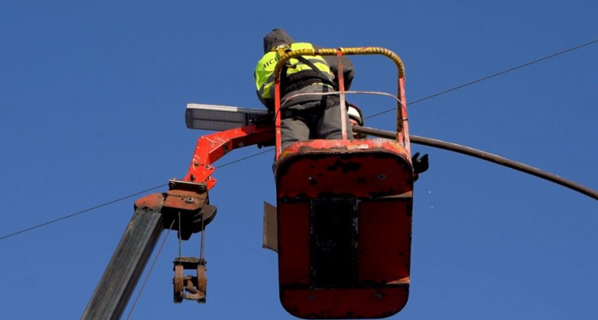 В Кирове обустроят освещение на 20 участках улиц в 2026 году