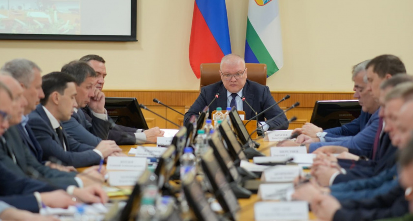 Губернатор велел администрации привлечь ИИ для решения проблемы пробок в Кирове