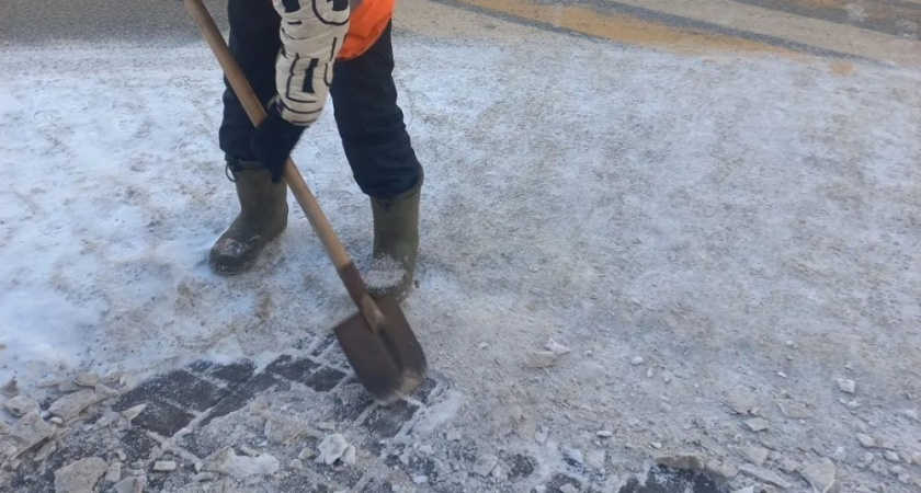 184 тонны песка и соли высыпали на Киров за два дня