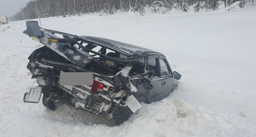 13-летняя девочка попала в ДТП с двумя грузовиками на трассе под Белой Холуницей