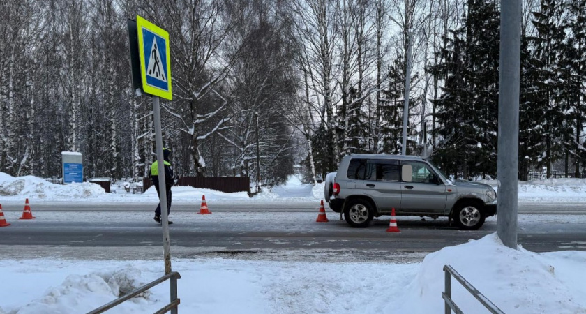 Японский внедорожник снес школьницу на пешеходном переходе в Кирове