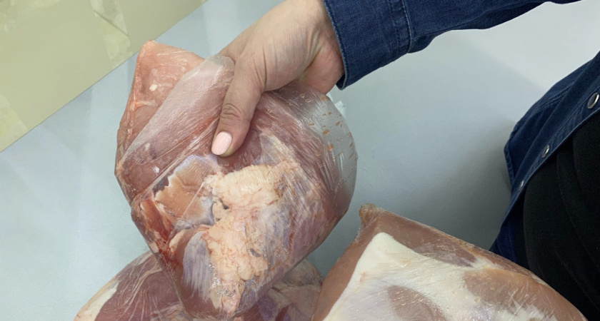 В кировские магазины завезли сотни килограммов мяса с липовым сроком годности
