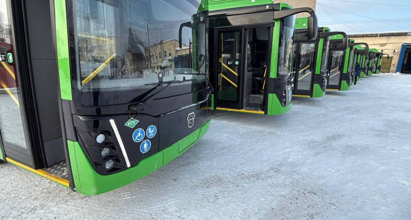 Вячеслав Симаков рассказал о девяти новых больших автобусах, поступивших в Киров