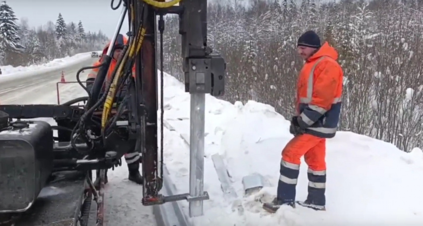 На опасных участках вдоль кировских трасс установят барьерные ограждения