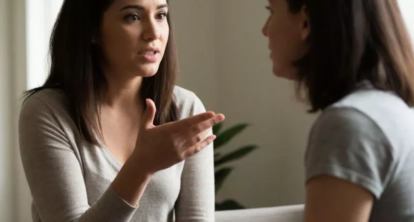 О чем нельзя жаловаться, чтобы сохранить уважение окружающих: ответ психолога