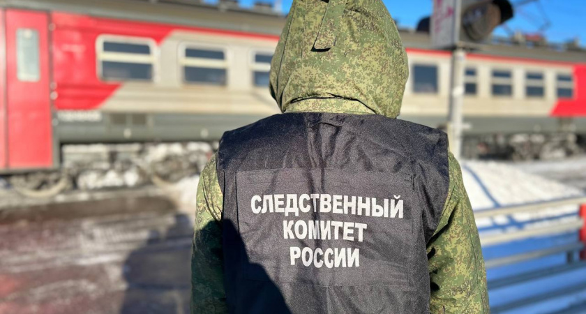 В Кирове вихрь от мчащегося поезда покалечил мужчину на железной дороге