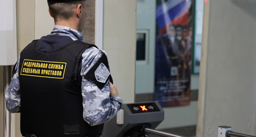 В Кирове мужчина с боеприпасом пытался проникнуть в здание суда