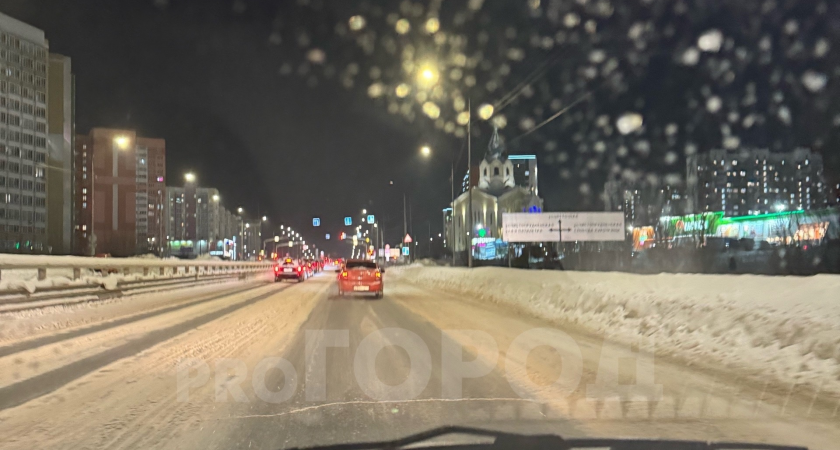 "Ненужные "выделенки" - это дурдом": кировчане обсуждают штрафы за проезд по полосе для автобусов 