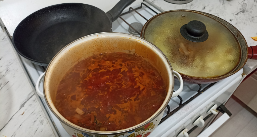 Что обжаривается первым - лук или морковь? Запомните правильную последовательность для приготовления вкусной зажарки