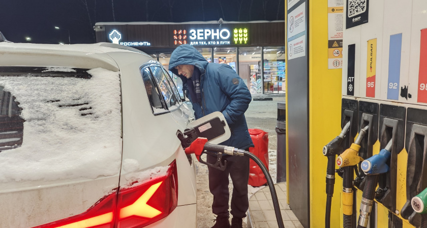 В России за неделю подешевел бензин