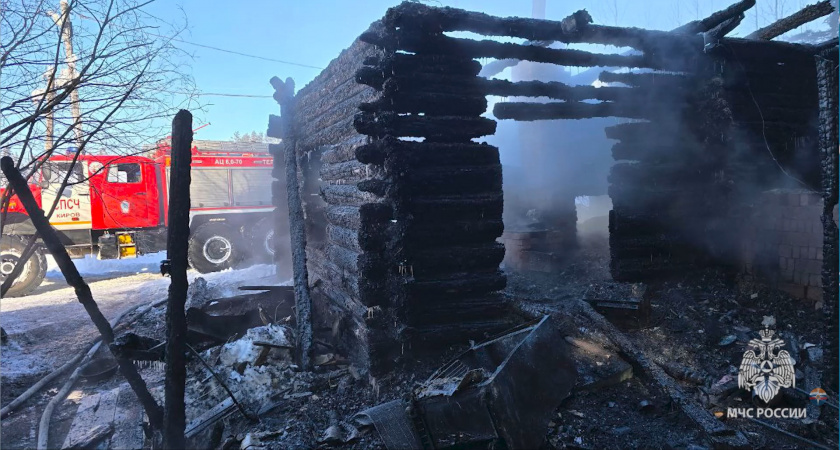В МЧС России сообщили, из-за чего четыре жителя Кировской области погибли в огне