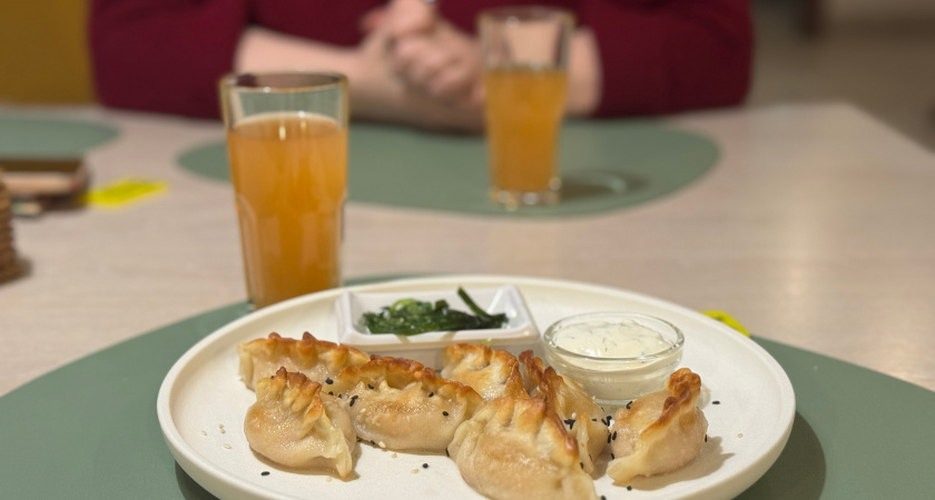 Контролируйте себя за столом: эта привычка с первой секунды выдает низкий интеллект