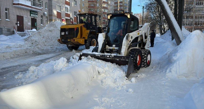 Кировчан просят убрать авто с 27 участков, где пройдет снегоуборка 11-12 февраля