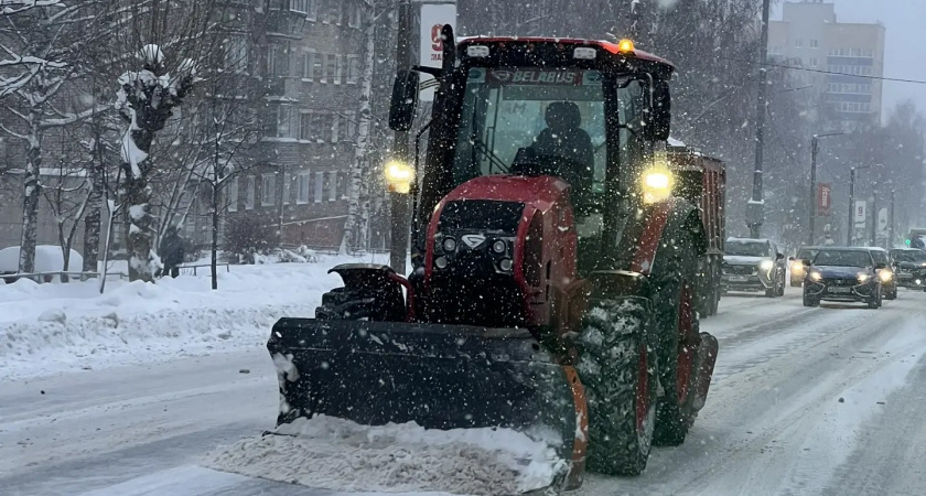 Вячеслав Симаков предрек кировским дорожным службам два очень тяжелых дня