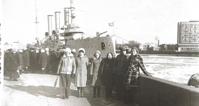 Советские зарплаты в пересчёте на современные деньги: сколько это было?