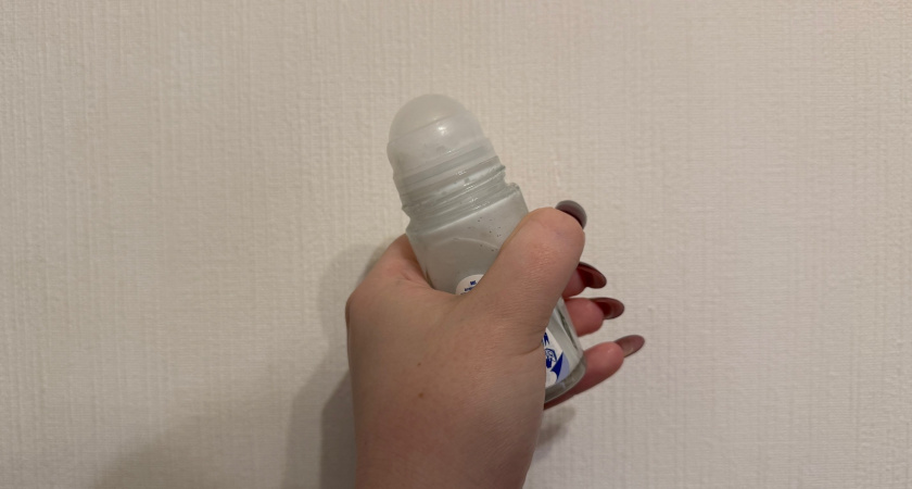 Больше не выбрасываю пустые шариковые дезодоранты: эти способы использования улучшат жизнь в быту и на отдыхе