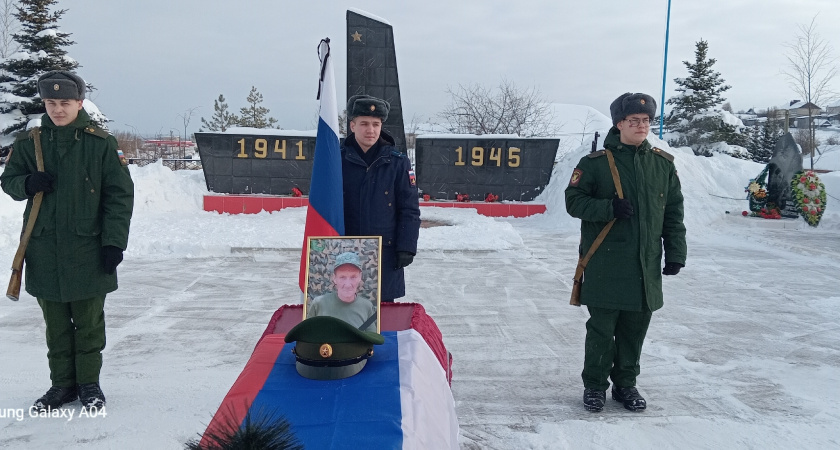 В Малмыжском районе простились с многодетным отцом, погибшим на СВО