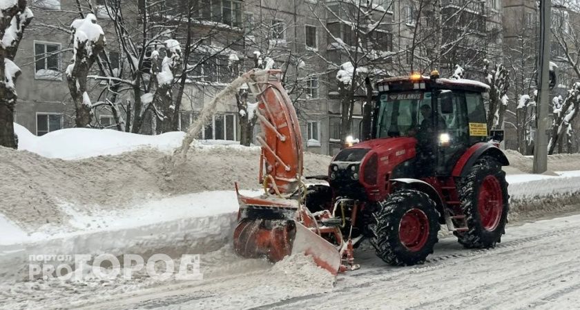 В Кирове круглосуточно идет очистка улиц от снега