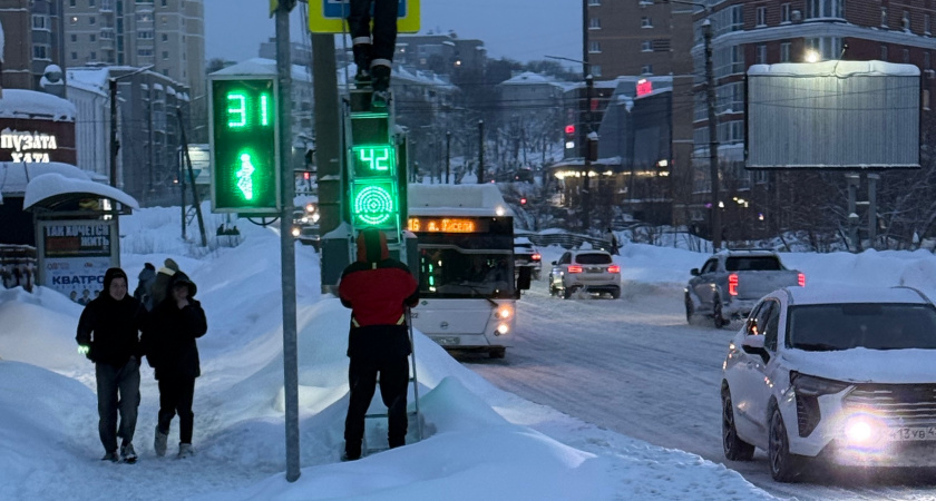 Вячеслав Симаков распорядился убрать все сугробы в Кирове в течение дня