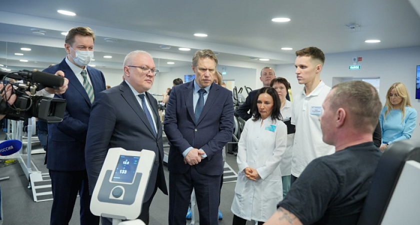 Министр здравоохранения России Михаил Мурашко посетил лечебные учреждения Кировской области