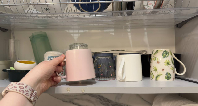 Почему стаканы и чашки нужно хранить перевёрнутыми: простая привычка, которая меняет всё