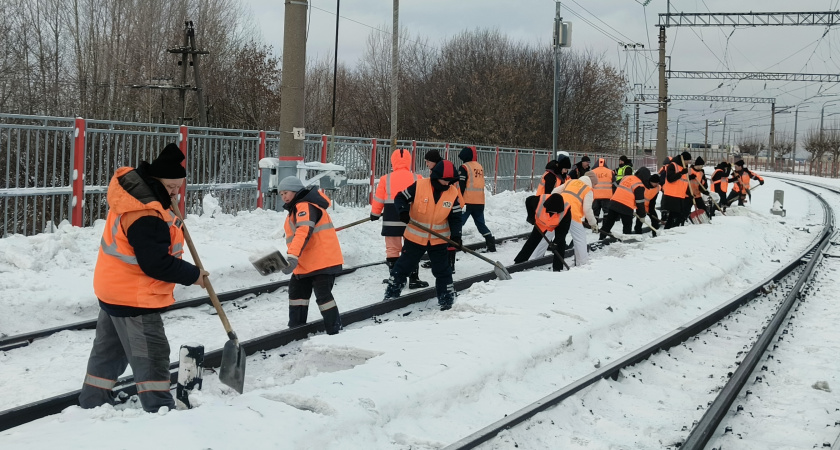 Более 108 тысяч кубометров снега вывезено на Горьковской магистрали за последние сутки