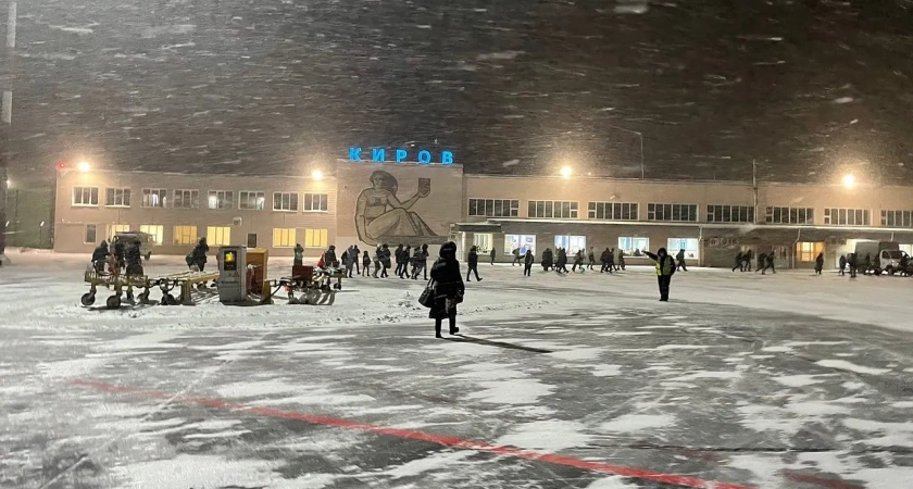 10 часов ожидания без сна и отдыха: в Кирове наказали авиакомпанию за рейс в Казань