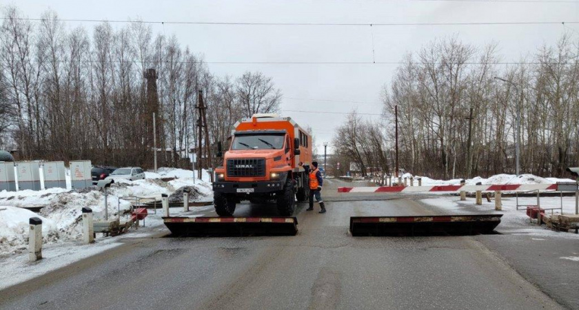 Железнодорожники проведут масштабный ремонт двух переездов в Кирове и Зуевке